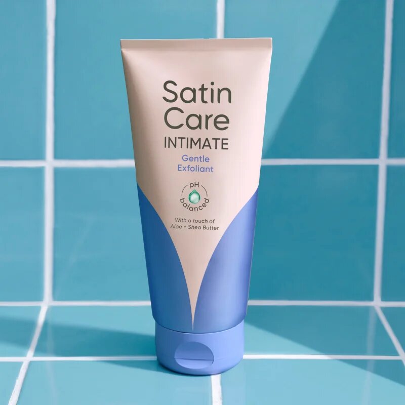 Gillette Satin Care Intimate crema delicata pentru exfoliere pentru ajustarea liniei bikinilor 177 ml