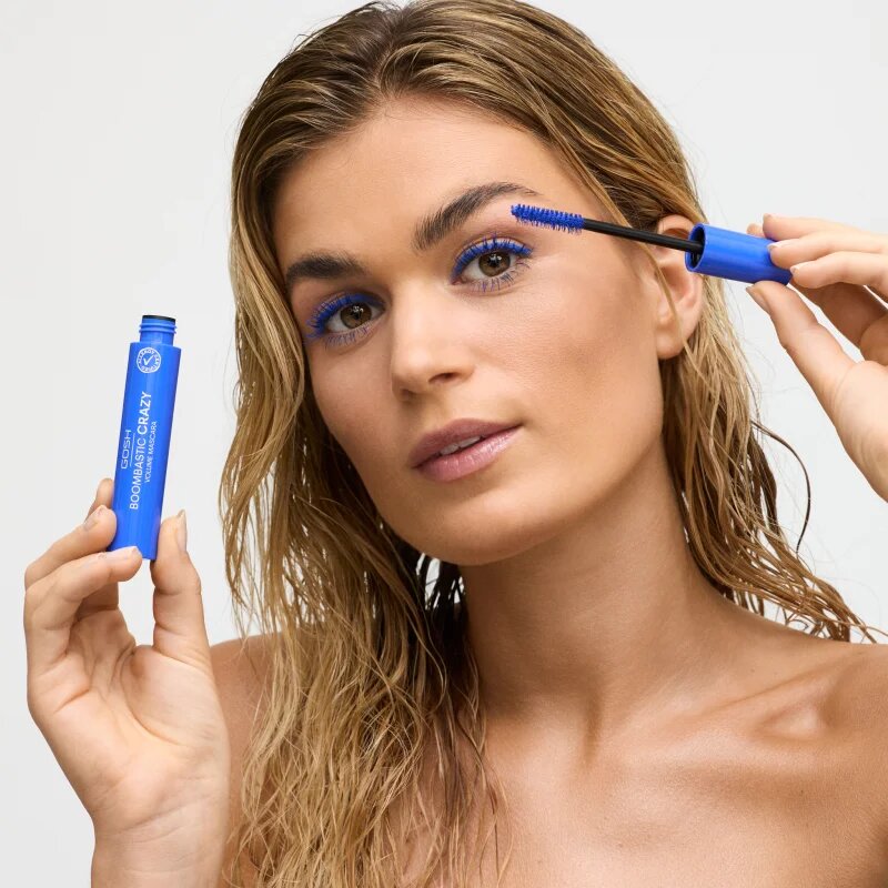 GOSH COPENHAGEN Boombastic mascara pentru volum si curbare culoare 002 Crazy Blue 13 ml