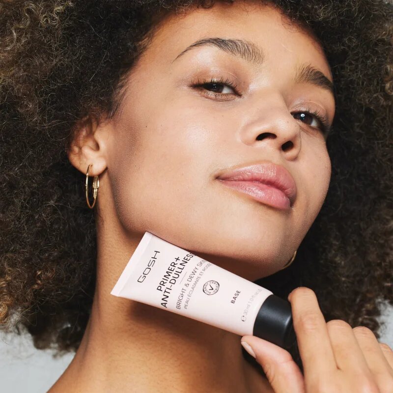 GOSH COPENHAGEN Primer Plus + bază pentru machiaj iluminatoare 30 ml