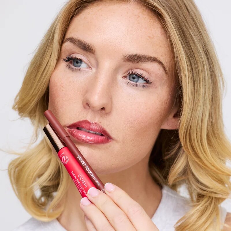 GOSH COPENHAGEN Soft`n Tinted balsam de buze tonifiant SPF 15 culoare 008 Cherry Soda 8 ml