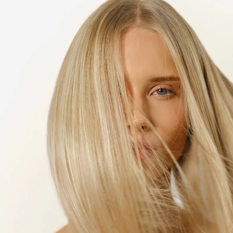 Hair Rituel by Sisley Blonde White & Grey Beautifying Hair Care Mask Masca de par neutralizarea subtonurilor de alamă 200 ml