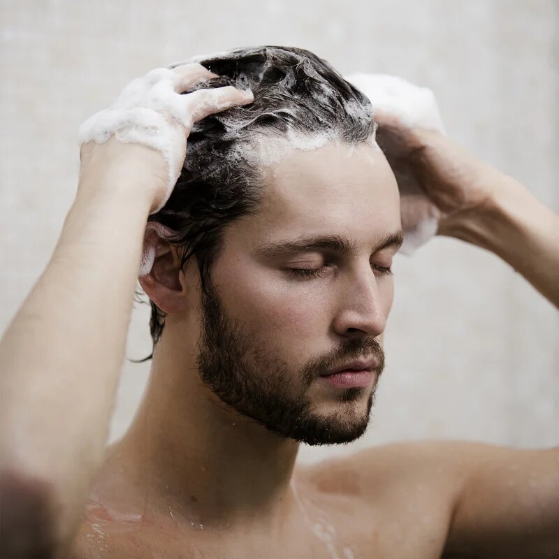 Hair Rituel by Sisley Revitalizing Smoothing Shampoo with Macadamia oil sampon pentru indreptarea parului pentru toate tipurile de păr 200 ml