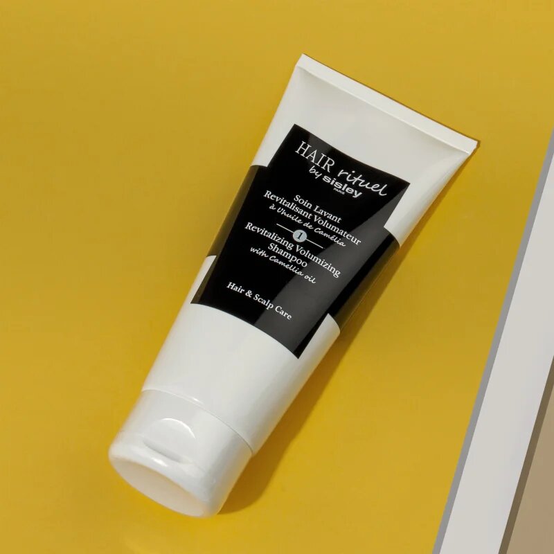 Hair Rituel by Sisley Revitalizing Volumizing Shampoo with Camellia oil șampon cu efect de volum pentru părul fin fara sulfati 500 ml