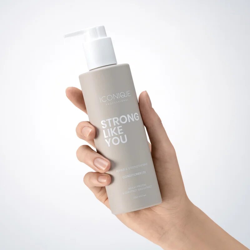 ICONIQUE Professional STRONG LIKE YOU Repair & Strengthening balsam pentru indreptare pentru par deteriorat 250 ml