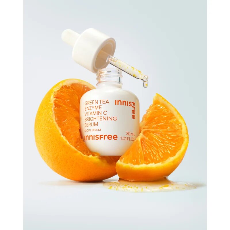 innisfree Green Tea Enzyme Vitamin C Brightening Serum ser stralucire cu vitamina C pentru uniformizarea nuantei tenului 30 ml