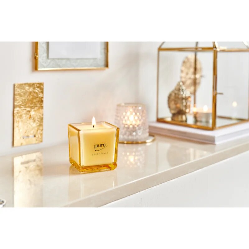 ipuro Essentials Soft Vanilla lumânare parfumată 125 g