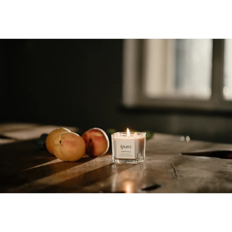 ipuro Essentials White Lily lumânare parfumată 125 g