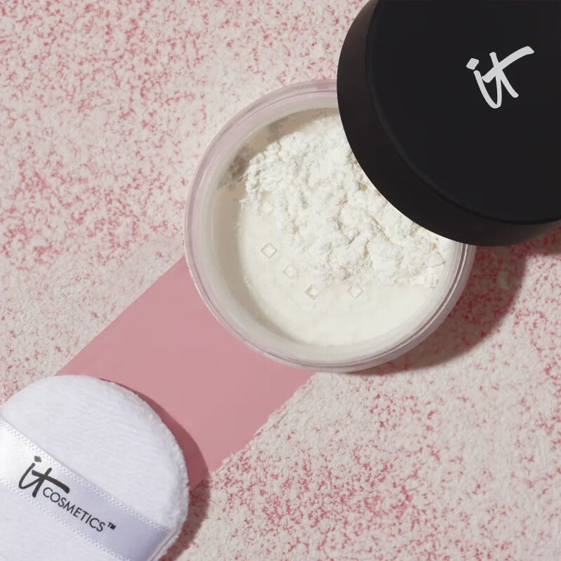 IT Cosmetics Bye Bye Pores Poreless Finish Loose Setting Powder stralucire pulbere vrac pentru o nota de catifea pentru piele culoare Translucent 6.8