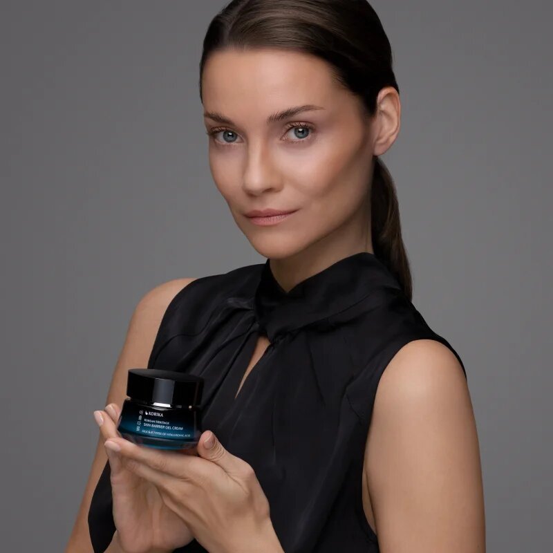 KORIKA Korean Heritage Silk & 8 Types of Hyaluronic Acid Skin Barrier Gel Cream gel-cremă hidratantă și calmantă 50 ml