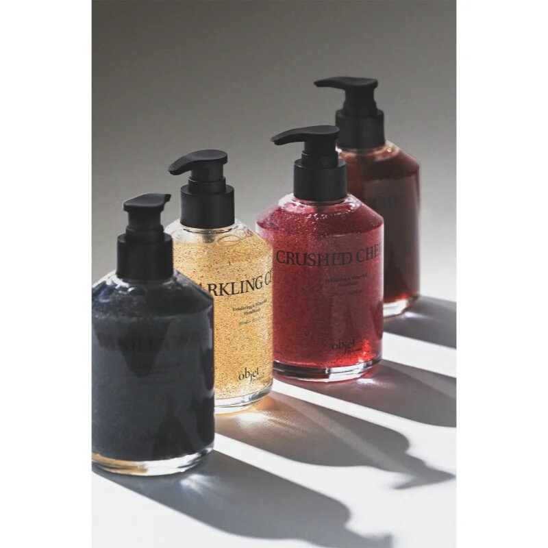 KUNDAL Objet Exfoliating & Waterfull Hand Wash sapun lichid exfoliant de maini cu parfum Crushed Cherry 380 ml