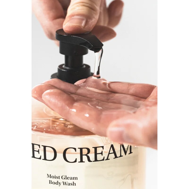 KUNDAL Objet Moist Gleam Body Wash gel parfumat pentru duș pentru hidratare intensa cu parfum Naked Cream 450 ml