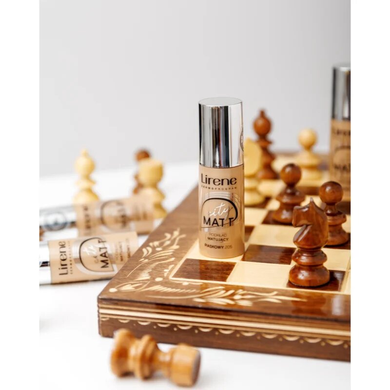 Lirene City Matt Make-up lichid matifiant cu efect de netezire culoare 204 Natural 30 ml