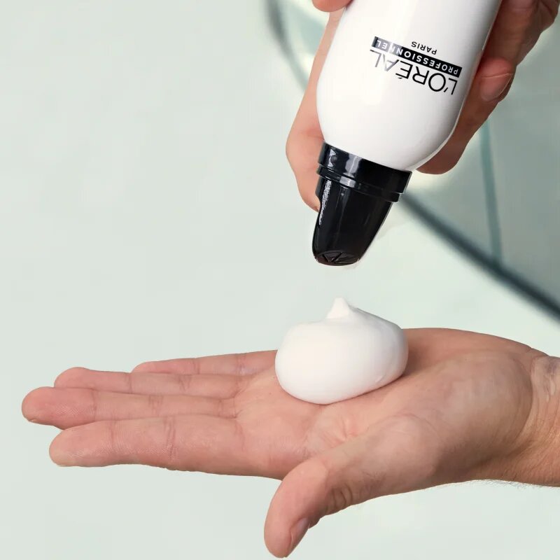 L’Oréal Professionnel Tecni.Art Full Volume Extra spuma pentru fixare puternica pentru volum 250 ml