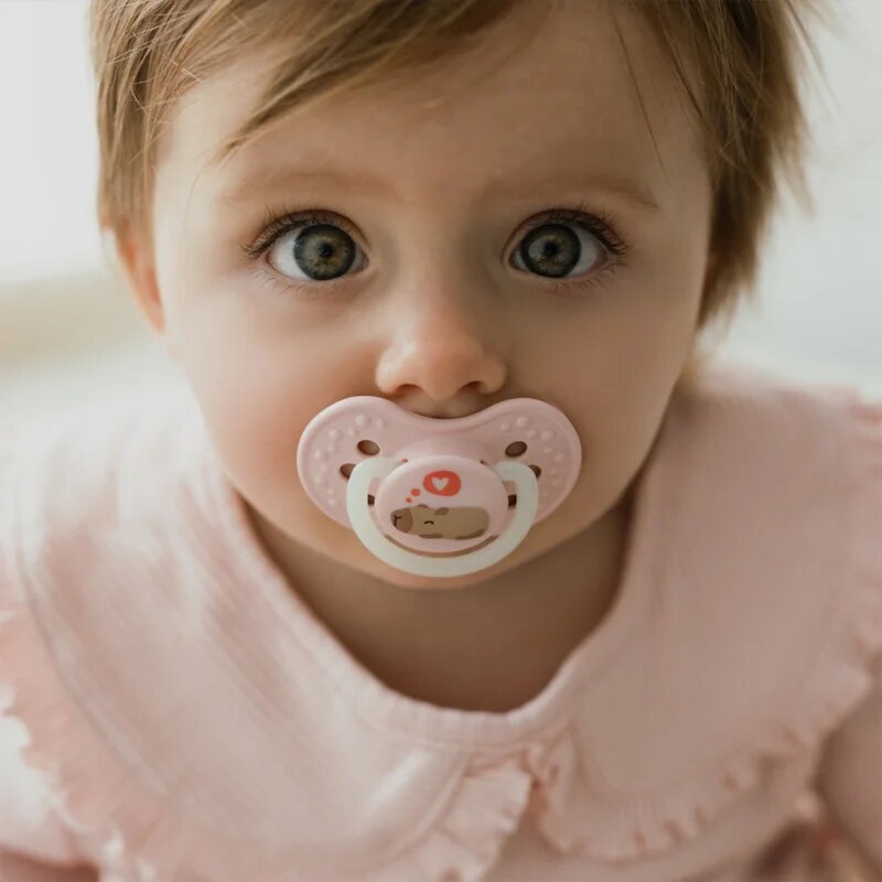 LOVI CAPICHILL 0-6m suzetă Girl 2 buc