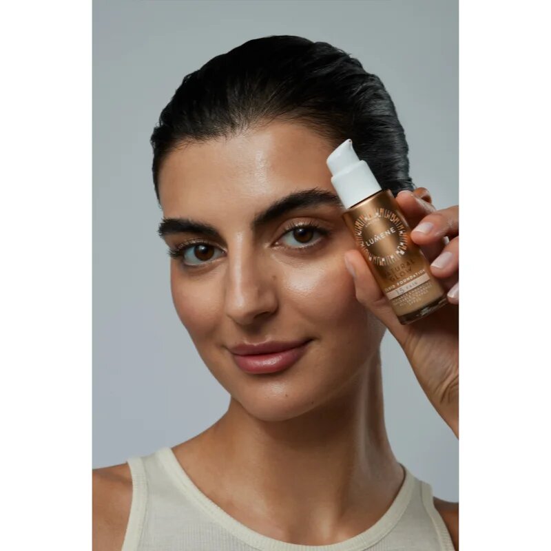 Lumene Natural Glow machiaj de stralucire pentru un look natural SPF 20 culoare 0.5 Light (Cool) 30 ml