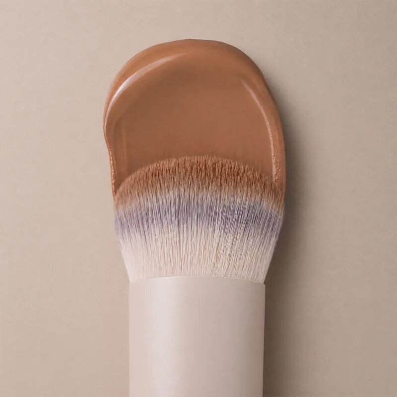 Luvia Cosmetics Nude Aura Blurring Buffer perie kabuki pentru machiaj 115 1 buc