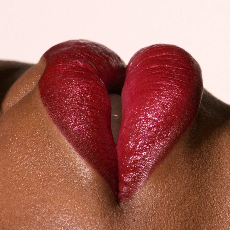 MAC Cosmetics Dazzlelips Crayon ruj stralucitor in creion culoare Red Halo 1.5 g