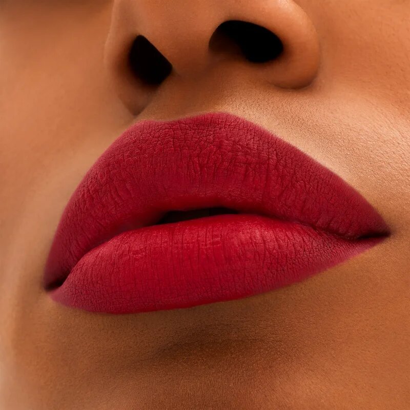 MAC Cosmetics Locked Kiss 24h Lipstick ruj cu persistență îndelungată cu efect mat culoare Ruby True 18 g