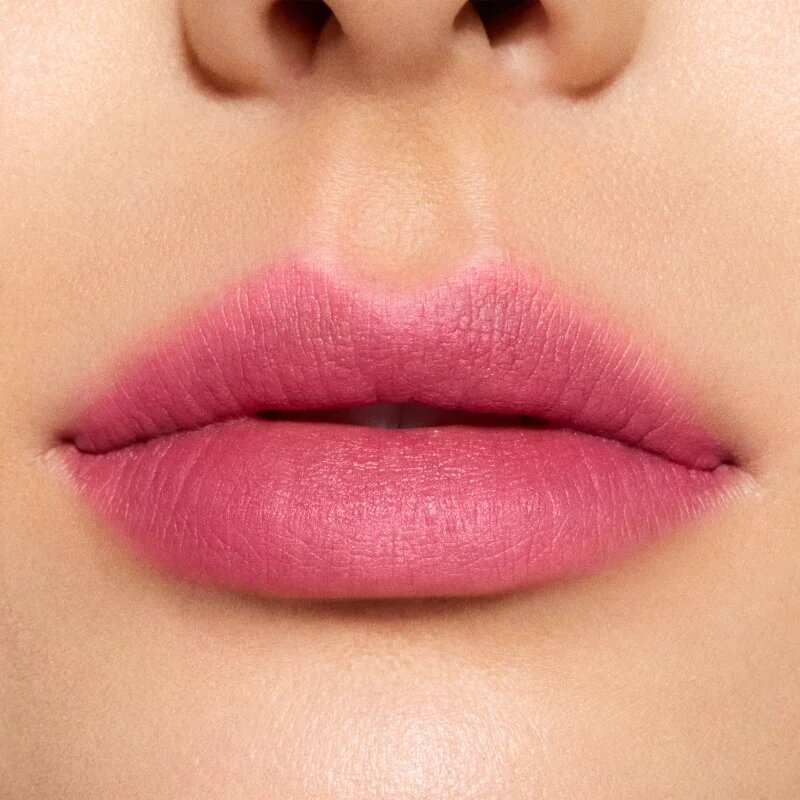 MAC Cosmetics Powder Kiss Hazy Matte ruj mat culoare On My Mind 3.5 g