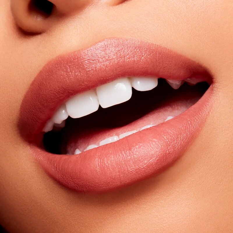 MAC Cosmetics Powder Kiss Velvet Blur Slim Stick ruj buze mat hidratant culoare Over the Taupe 2 g