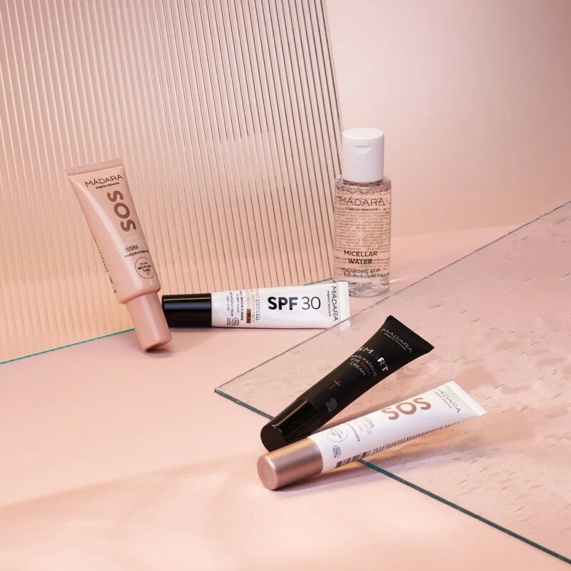 Mádara MÁDARA WHEREVER Travel Set 5-In-1 Seturi pentru voiaj pentru o piele perfecta