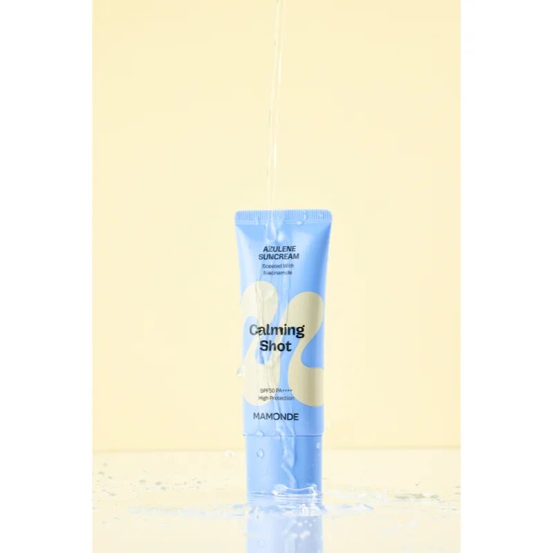 MAMONDE Calming Shot Azulene Suncream crema protectoare pentru fata cu efect calmant SPF 50+ 35 ml