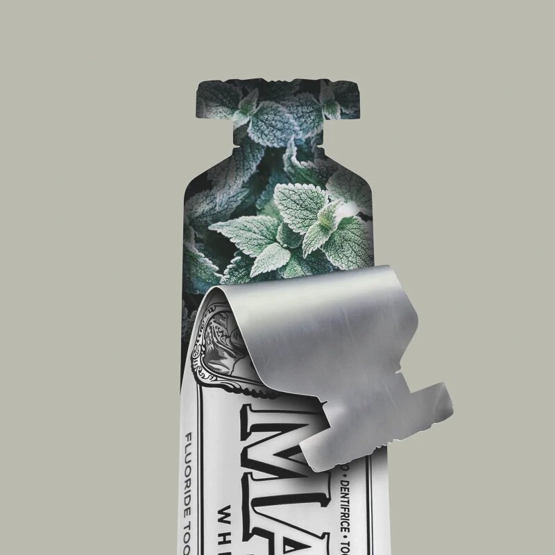 Marvis Whitening Mint pastă de dinți cu efect de albire aroma Mint 85 ml