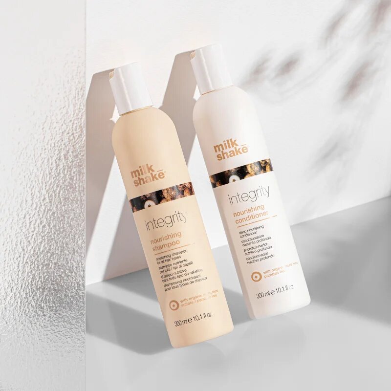 milk_shake® Integrity Set with Conditioner set pentru parul deteriorat si fragil
