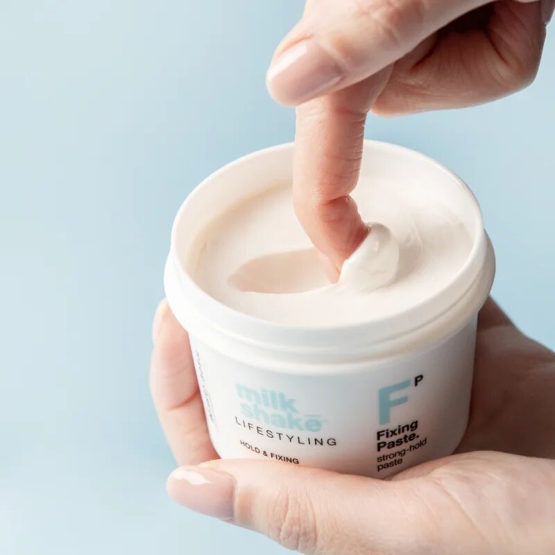 milk_shake® Lifestyling Fixing Paste produs de styling pentru fixare și formă 90 ml