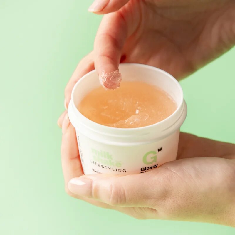 milk_shake® Lifestyling Glossy Wax ceară pentru definire și strălucire 90 ml