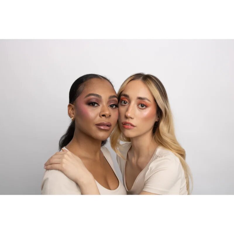 MUA Makeup Academy Eyeshadow Collection 15 Shade Palette paletă cu farduri de ochi culoare Firestorm 12 g