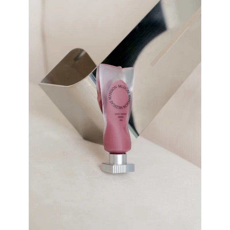 MUZIGAE MANSION Objet Water ruj de buze lichid mat și hidratant culoare 006 Behind 5.8 ml
