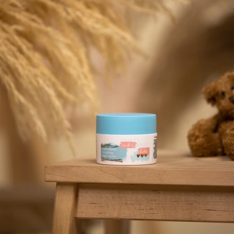 Nacomi Mom & Who Kids crema de noapte nutritiva pentru copii 50 ml