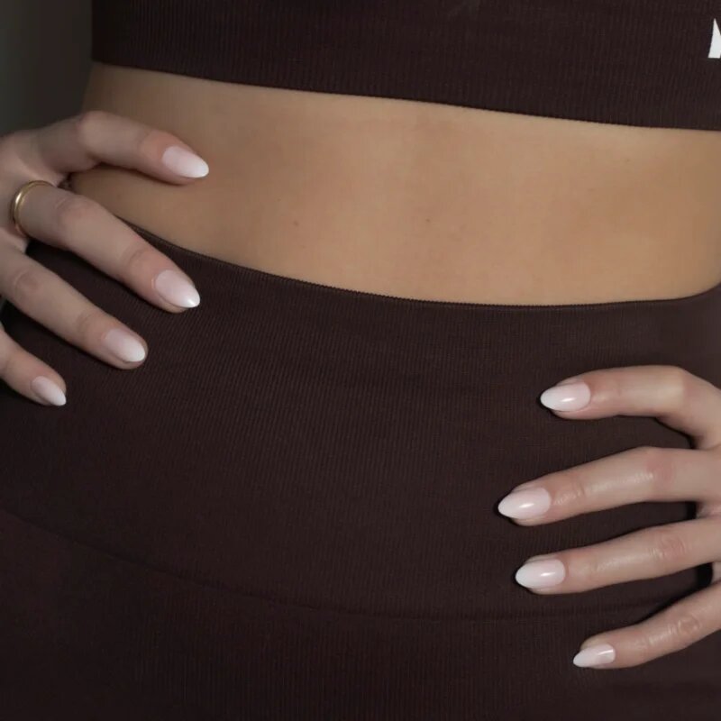 Nails Inc. #NailingLife Press-On Nails unghii artificiale culoare So Selena Nude Ombré Effect 33 buc