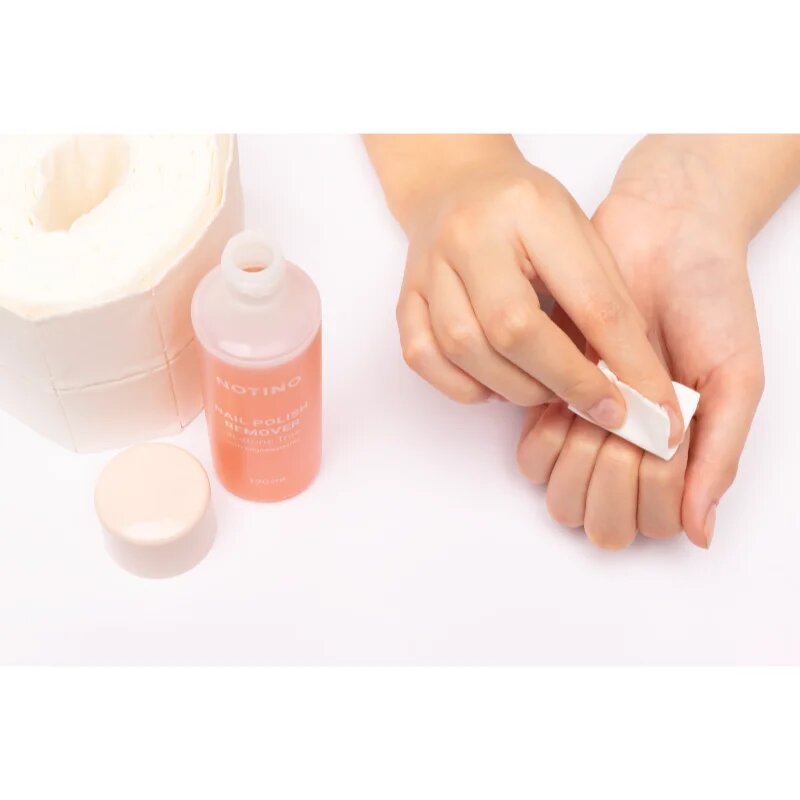 Notino Nail Varnish Remover Acetone-Free dizolvant pentru oja fara acetona 120 ml