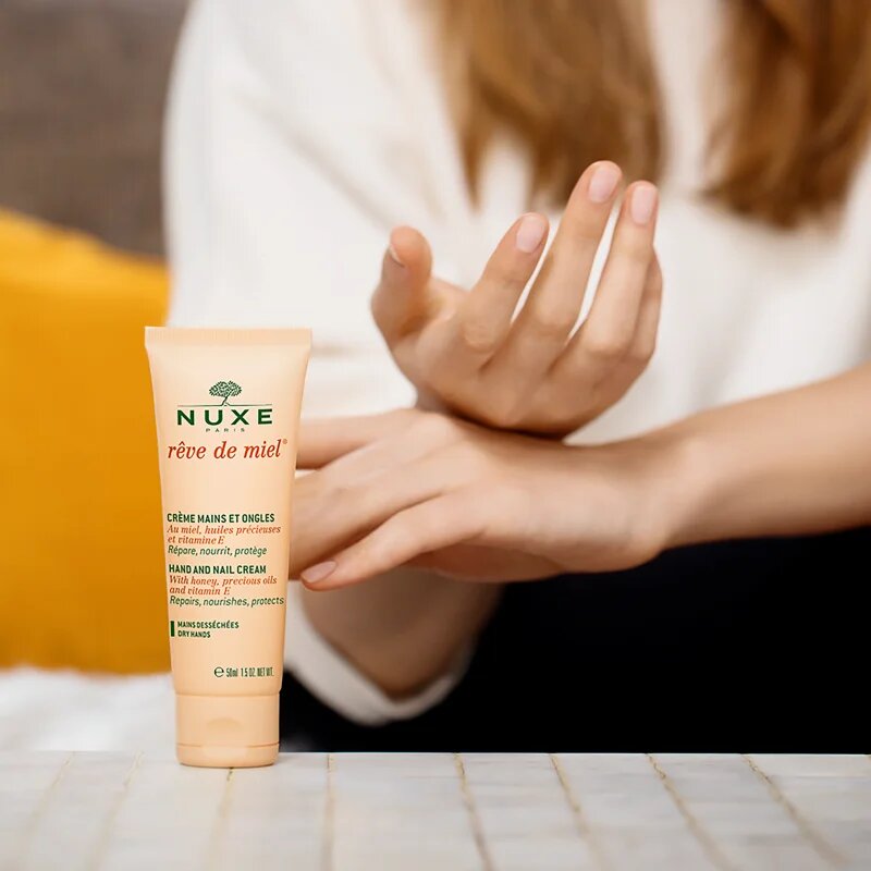Nuxe Rêve de Miel Hand and Nail Cream maini si unghii pentru piele uscata 50 ml