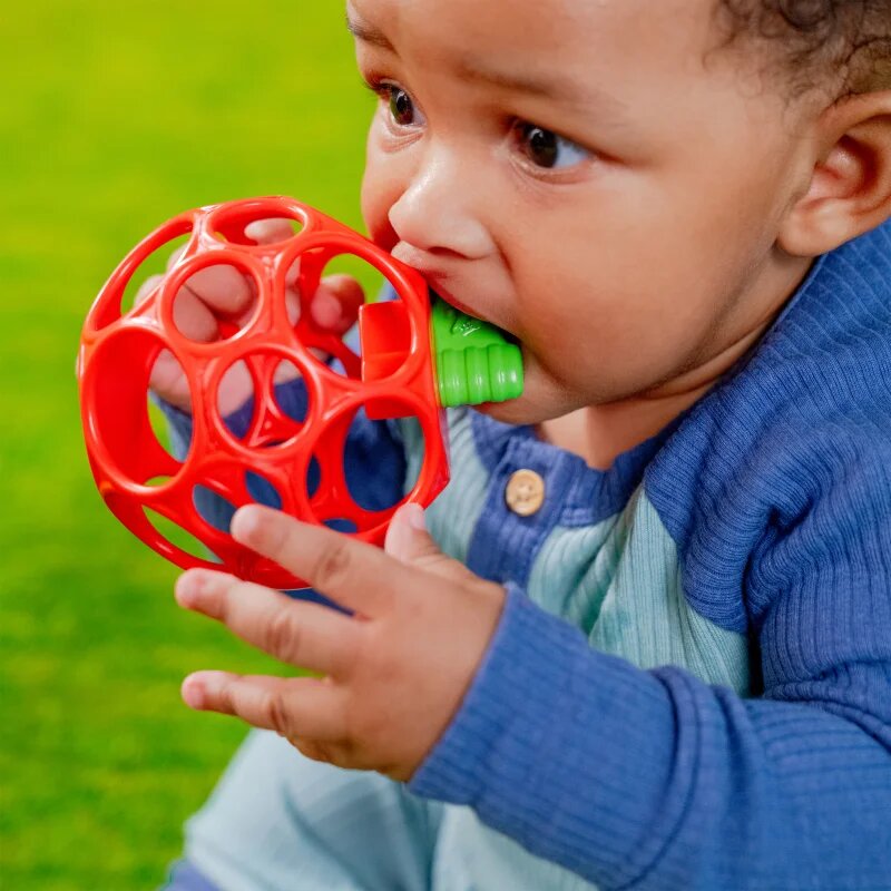 Oball Teether My Own™ jucărie pentru dentiție Apple 1 buc