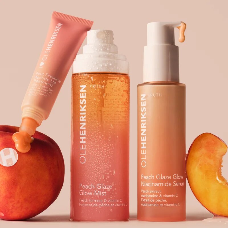 OLEHENRIKSEN Pout Preserve Peptide Lip Treatment lip gloss hidratant culoare Peach Glaze 12 ml