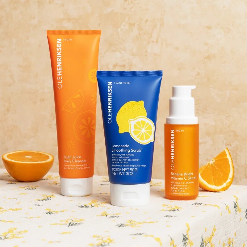 OLEHENRIKSEN Transform Lemonade Smoothing Srub exfoliant facial pentru netezirea pielii cu efect de exfoliere 90 g