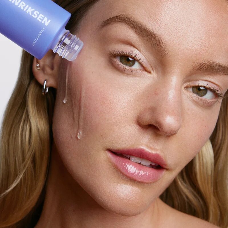 OLEHENRIKSEN Transform Silkfoliant Daily Tri-Acid Smoothing Toner with Mandelic Acid tonic exfoliant delicat pentru utilizarea de zi cu zi 120 ml