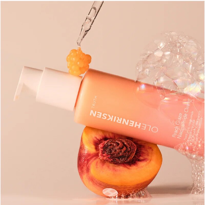 OLEHENRIKSEN Truth Peach Glaze Glow Niacinamide Cleanser gel spumant de curatare pentru luminozitate si hidratare 150 ml
