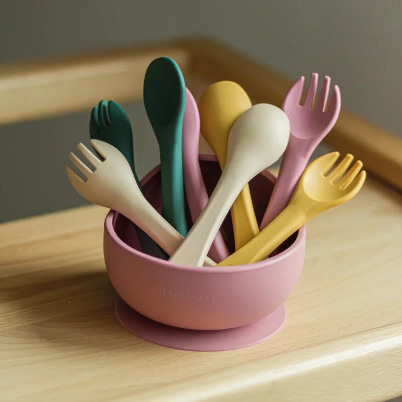 Petite&Mars Take&Match Silicone Cutlery tacâmuri Desert Sand 6 m+ 2 buc