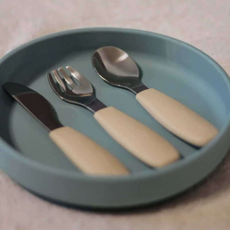 Petite&Mars Take&Match Stainless Steel Cutlery Set tacâmuri pentru copii Dusty Rose 12m+ 3 buc