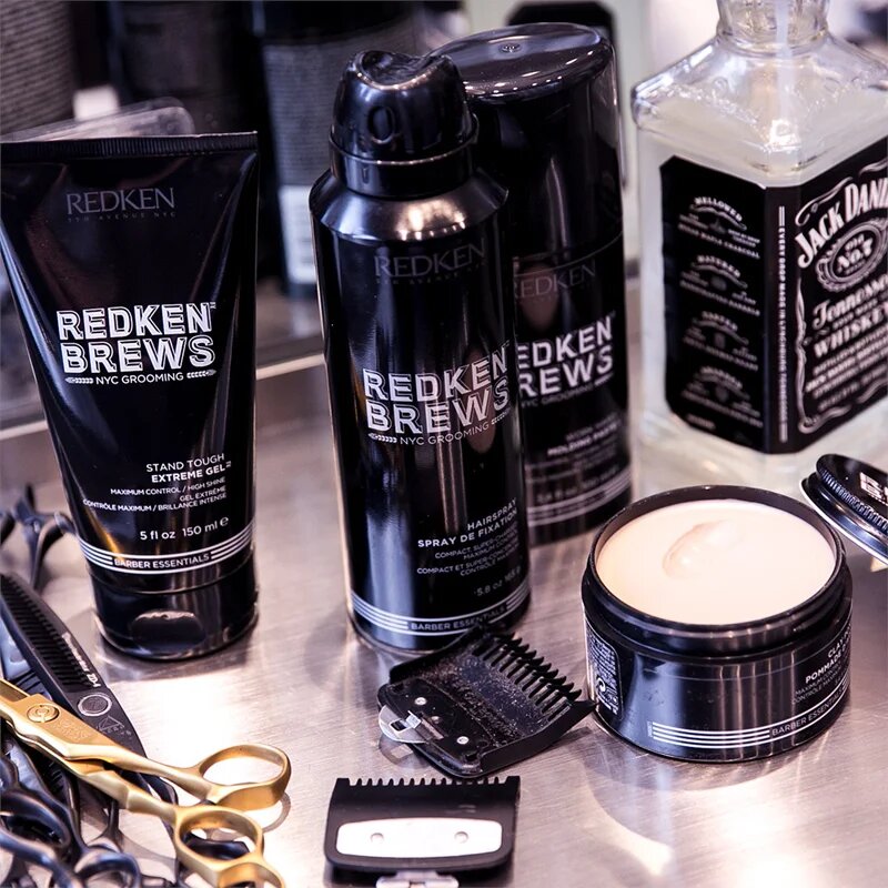 Redken Brews pomadă de păr pentru un aspect natural cu argila 100 ml