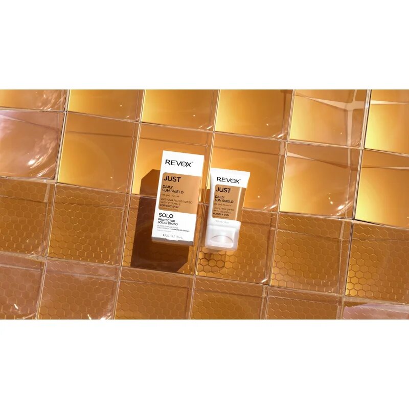 Revox B77 JUST Daily Sun Shield crema protectoare pentru tenul gras si mixt SPF 50+ 30 ml