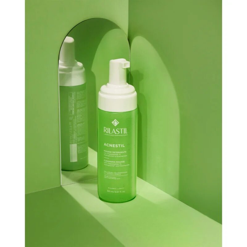 Rilastil Acnestil spuma de curatare ce echilibreaza excesul sebum pentru tenul gras predispus la acnee 165 ml