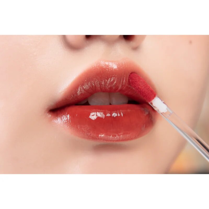 rom&nd Glasting Water Tint lip gloss culoare 02 Red Drop 4 g