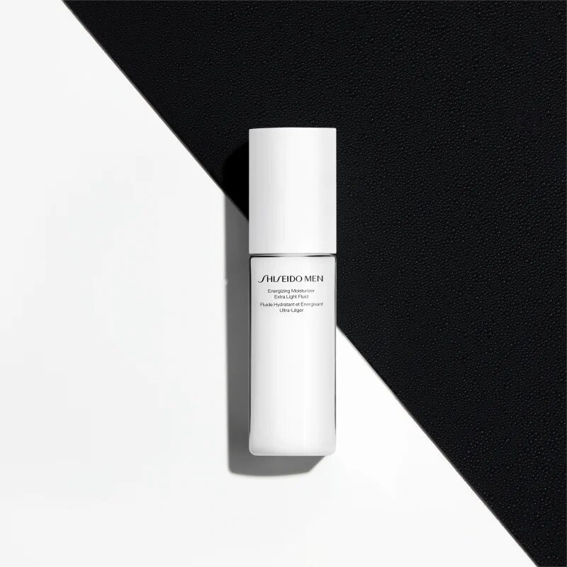 Shiseido Men Energizing Moisturizing Extra Light Fluid fluid efect regenerator pentru bărbați 100 ml