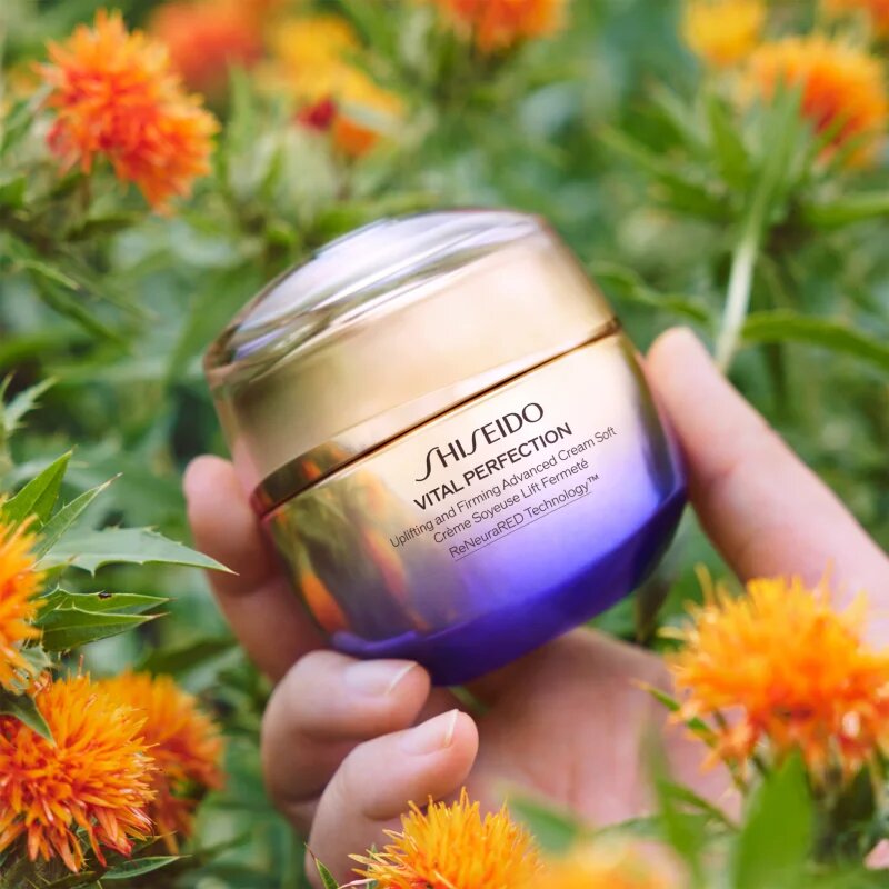 Shiseido Vital Perfection Uplifting and Firming Advanced Cream Soft Crema iluminatoare pentru fermitate ziua și noaptea 50 ml
