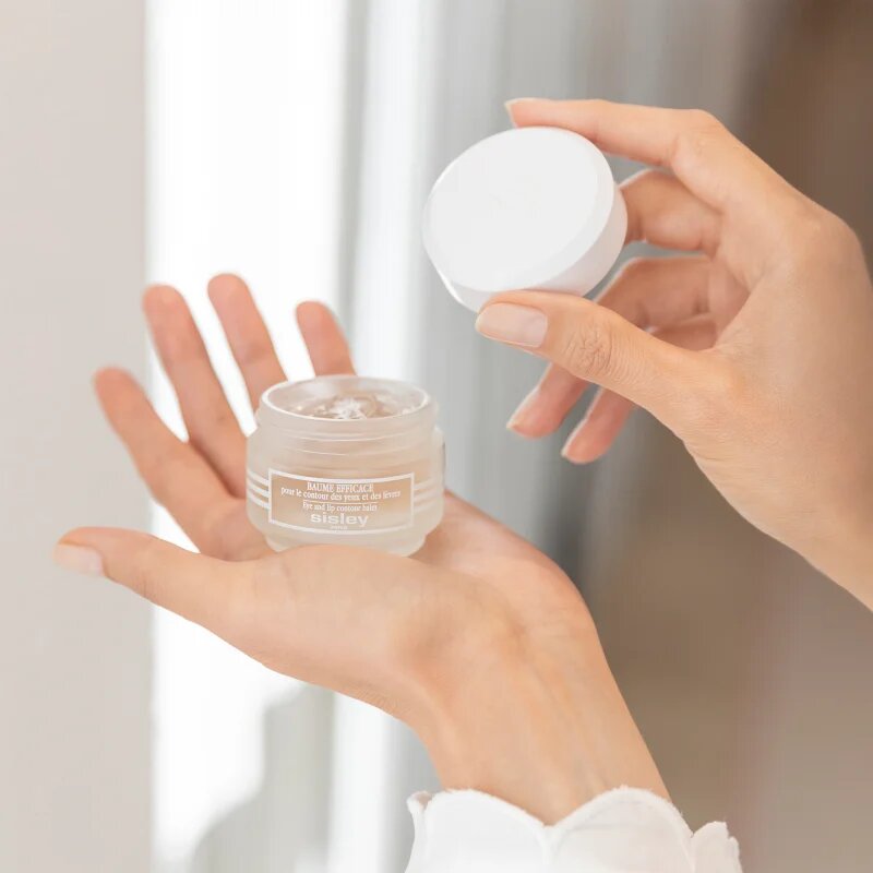 Sisley Baume Efficace balsam hidratant cu efect calmant pentru conturul ochilor si buzelor 30 ml